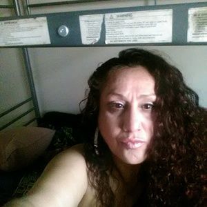 Meet your Posher, Cynthia